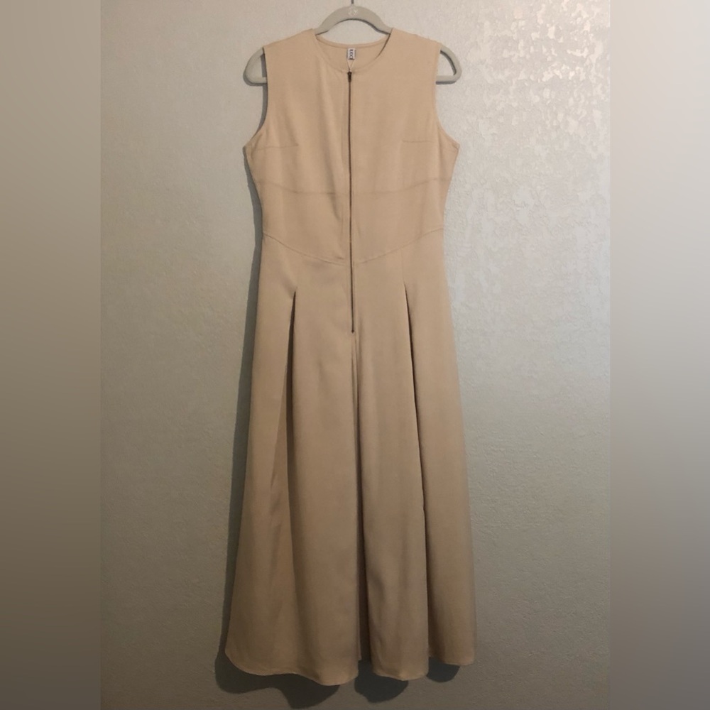NWT. Uoozee Sleeveless Maxi Dress in Cream- Small.